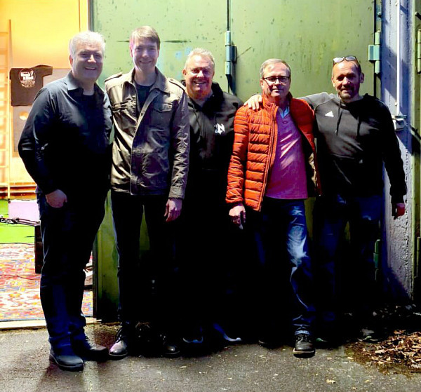 LIVE im HIRSCH BETWEEN THE LINES am 31.10.2026